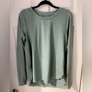 Athleta pale green long sleeve exercise top